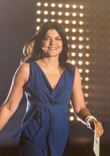 201807-Jasmin-Tabatabai-wearing-Nobahar-Design-Milan-during-Radio-prize-cover